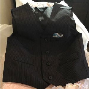 Boys dress vest. Size 6